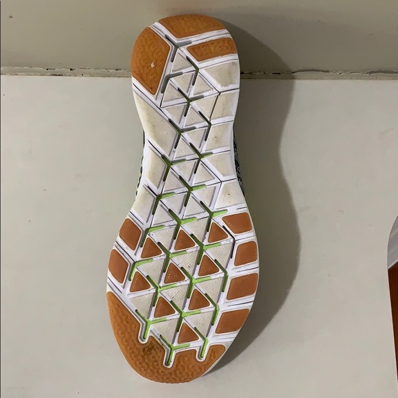 Nike Free Train Force Flyknits - Picture 4 of 4